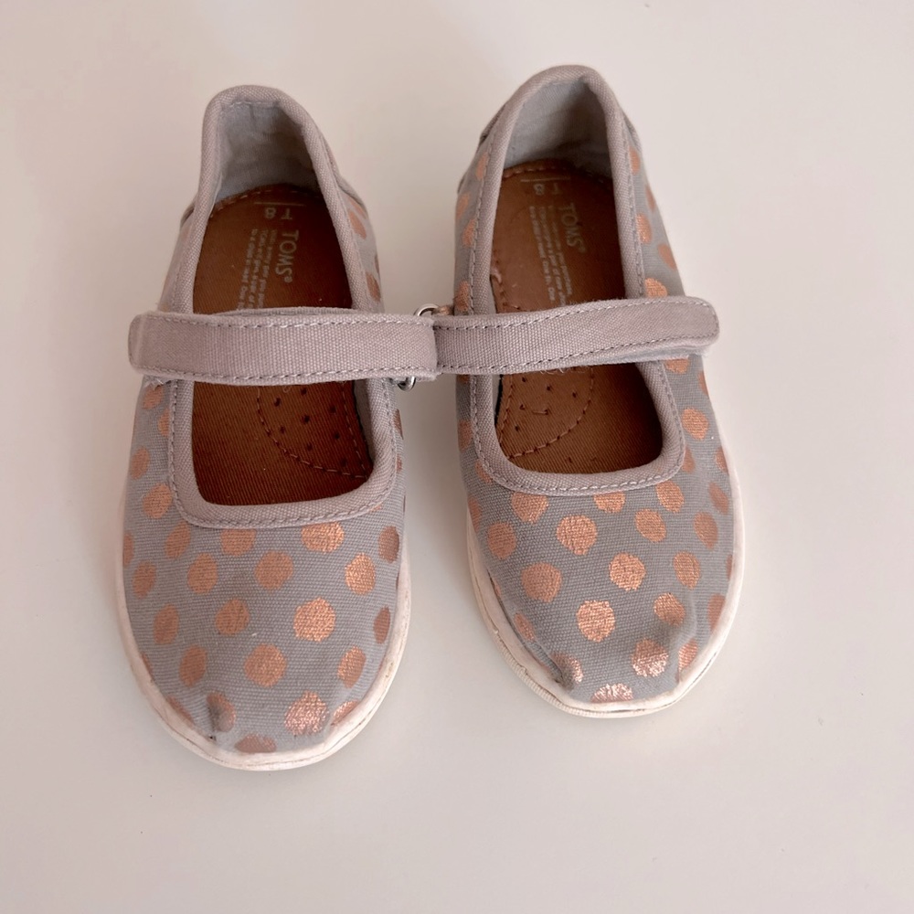 Tom’s Gray with Bronze polka dots